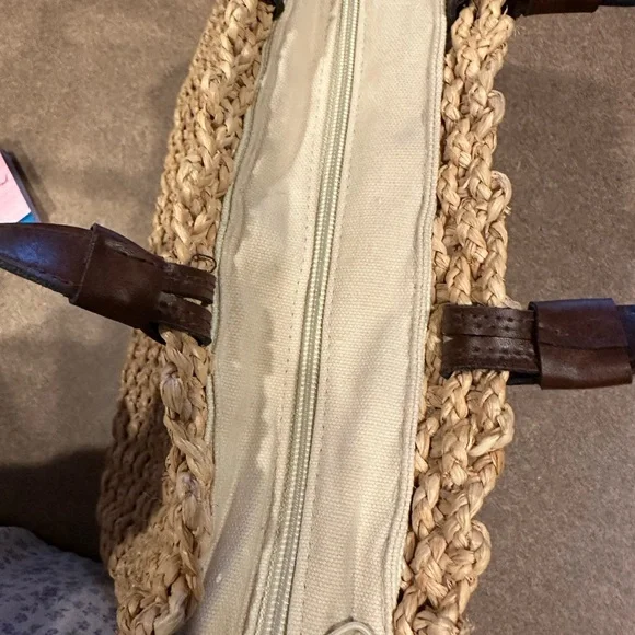 Stylish Tan Woven Tote Bag - Picture 7 of 7